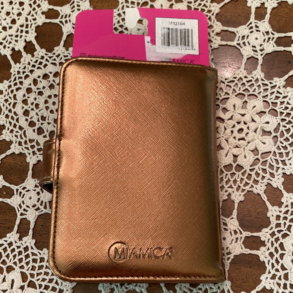 Passport case, Miamica Metallic Bronze Passport Case NEW, pockets inside - Picture 4 of 4